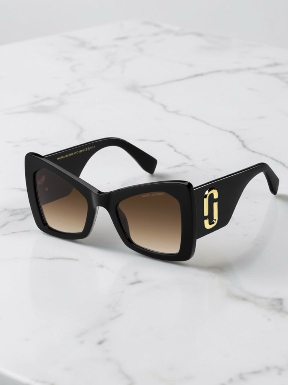 Marc Jacobs Black Oversized Cat Eye Sunglasses Gold J Logo 52 23 140